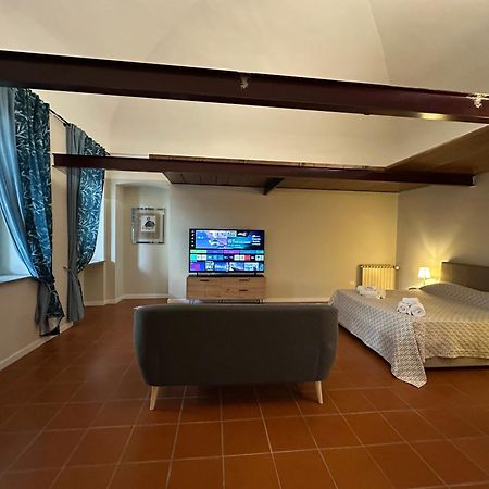 Center One By Cinelli Apartment Vercelli Luaran gambar