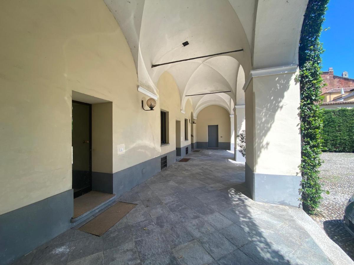 Center One By Cinelli Apartment Vercelli Luaran gambar